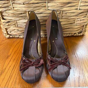 BCBG Max Azria Ma-Nurril3 brown satin 3-inch heels with velvet ribbon